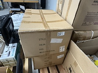 Partij mondkapjes en beschermende partij kleding - afbeelding 6 van  8