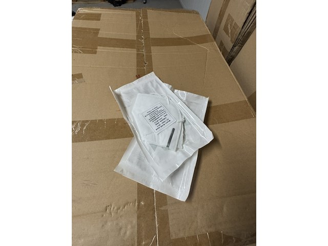 Partij mondkapjes en beschermende partij kleding - afbeelding 8 van  8