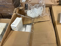 Partij mondkapjes en covid tests - afbeelding 2 van  4