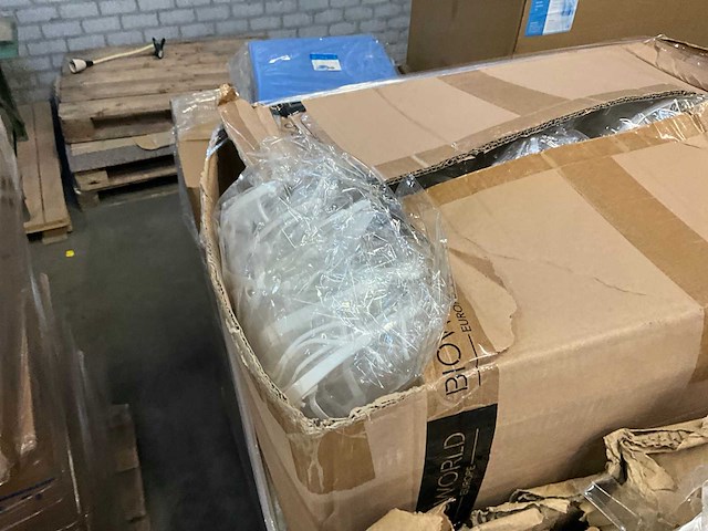 Partij mondkapjes en covid tests - afbeelding 3 van  4