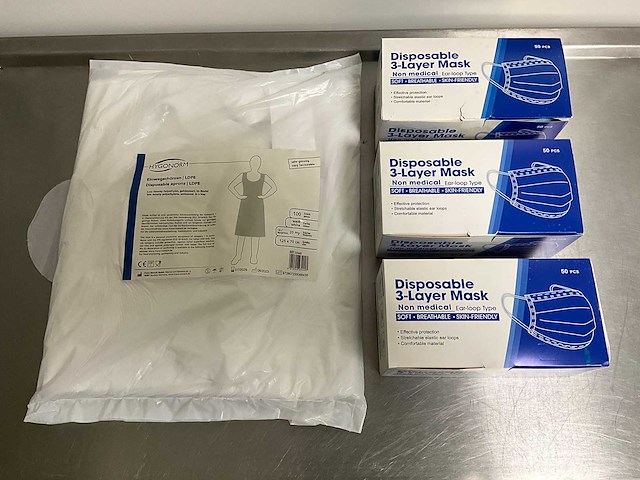 Partij mondkapjes en schorten - afbeelding 1 van  3