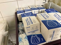 Partij mondkapjes en schorten - afbeelding 2 van  3