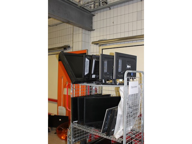 Partij monitoren div. merken c.a. 16 stuks. - afbeelding 6 van  11