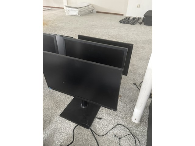 Partij monitoren en diverse hardware - afbeelding 4 van  7