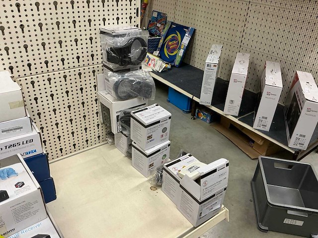 Partij monoblocks t.b.v. schotels (8x) - afbeelding 1 van  3