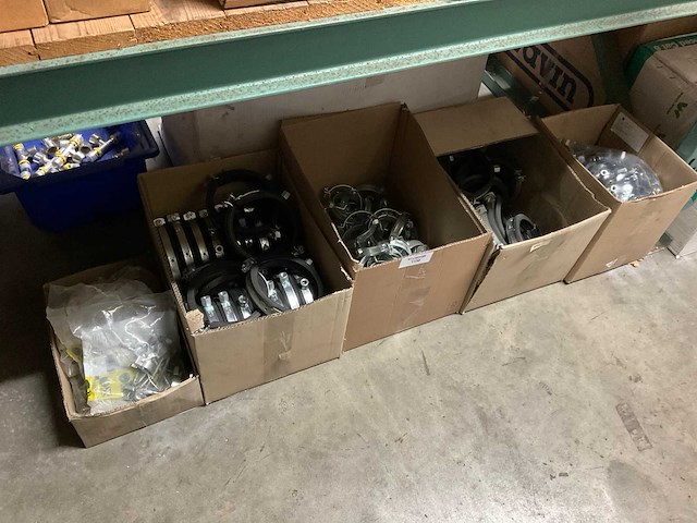 Partij montage beugels - afbeelding 1 van  4