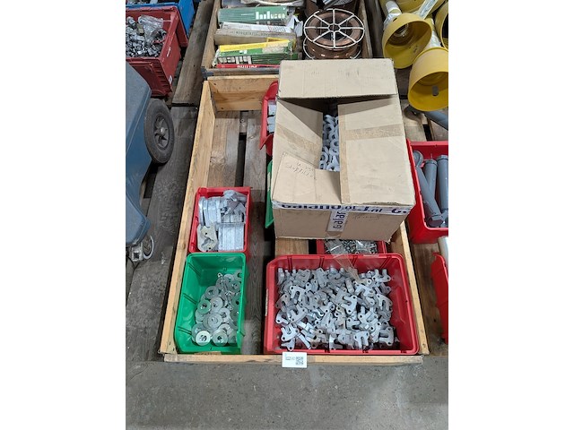 Partij montage materiaal - afbeelding 1 van  15