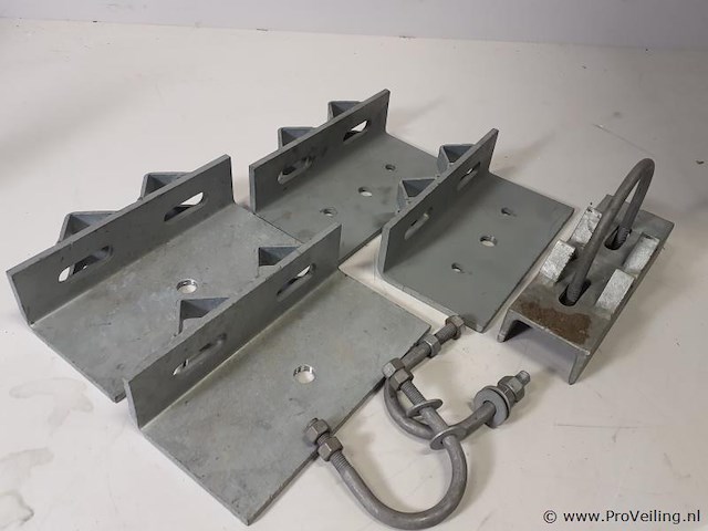 Partij montagebeugels t.b.v. schijnwerpers - 7 stuks - afbeelding 1 van  3