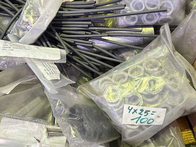 Partij montagemateriaal - afbeelding 2 van  6