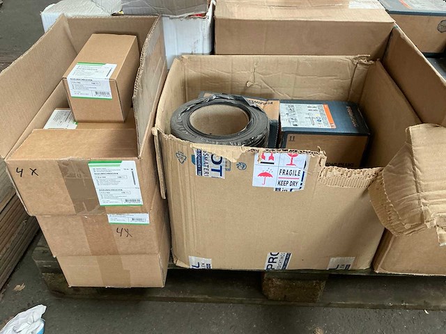 Partij montagemateriaal - afbeelding 7 van  18