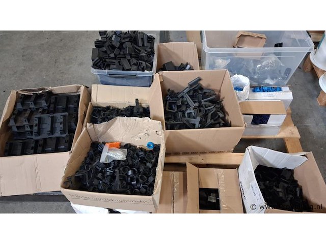 Partij montagemateriaal - afbeelding 1 van  5