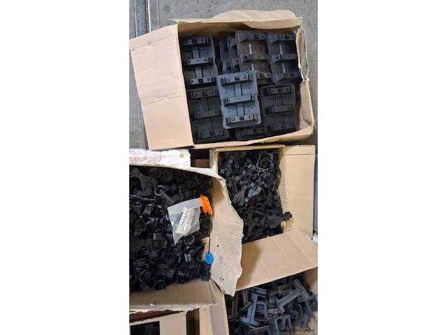 Partij montagemateriaal - afbeelding 2 van  5