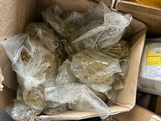 Partij montagemateriaal - afbeelding 8 van  13