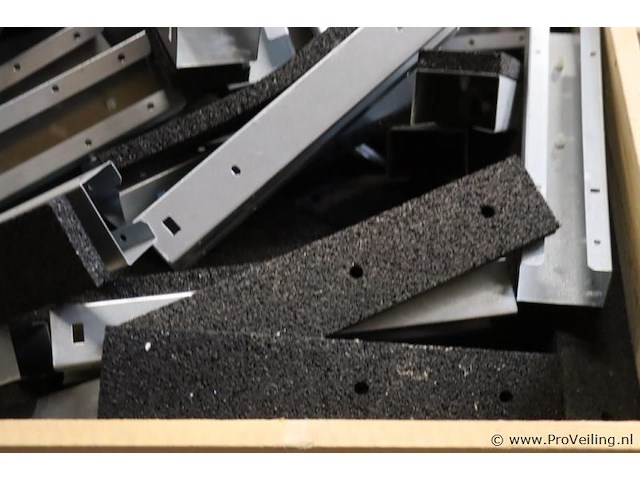 Partij montagemateriaal/profielen t.b.v. zonnepanelen - afbeelding 4 van  4