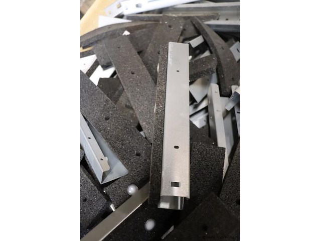 Partij montagemateriaal/profielen t.b.v. zonnepanelen - afbeelding 2 van  3