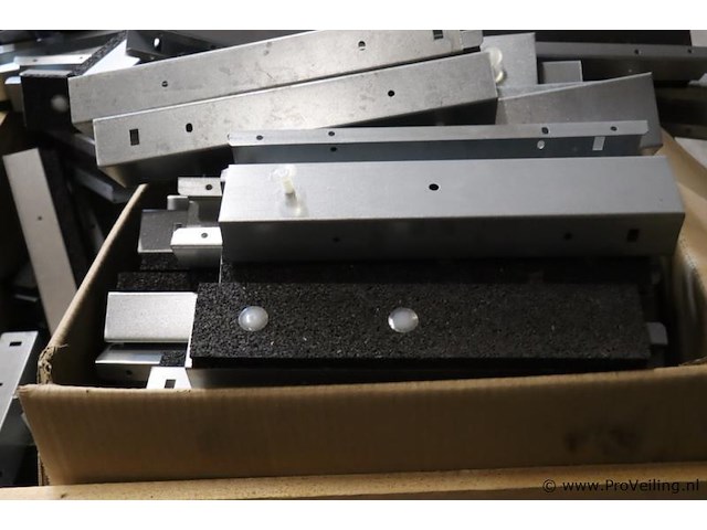 Partij montagemateriaal/profielen t.b.v. zonnepanelen - afbeelding 3 van  4