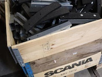 Partij montagemateriaal/profielen t.b.v. zonnepanelen - afbeelding 1 van  3