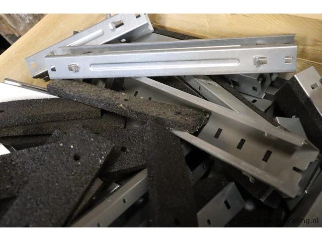 Partij montagemateriaal/profielen t.b.v. zonnepanelen - afbeelding 3 van  3