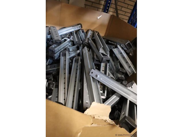 Partij montagemateriaal/profielen t.b.v. zonnepanelen - afbeelding 2 van  2