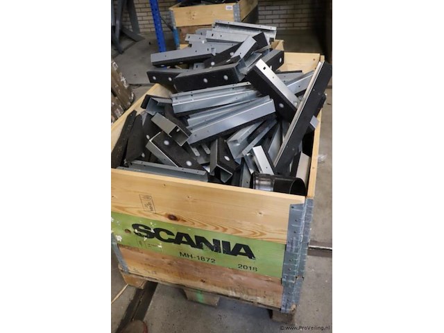 Partij montagemateriaal/profielen t.b.v. zonnepanelen - afbeelding 1 van  4