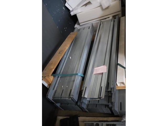 Partij montagemateriaal/profielen t.b.v. zonnepanelen - afbeelding 2 van  3
