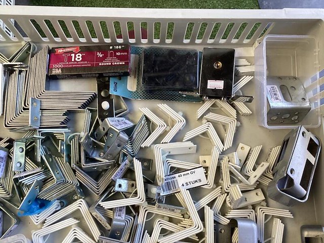 Partij montagematerialen - afbeelding 3 van  5