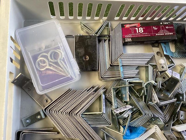 Partij montagematerialen - afbeelding 4 van  5