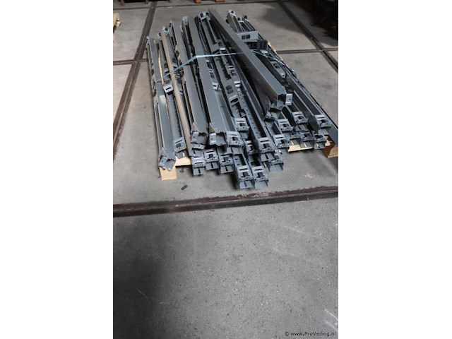 Partij montagerails t.b.v. zonnepanelen - afbeelding 1 van  5