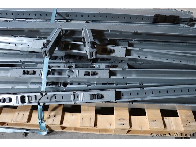 Partij montagerails t.b.v. zonnepanelen - afbeelding 3 van  5