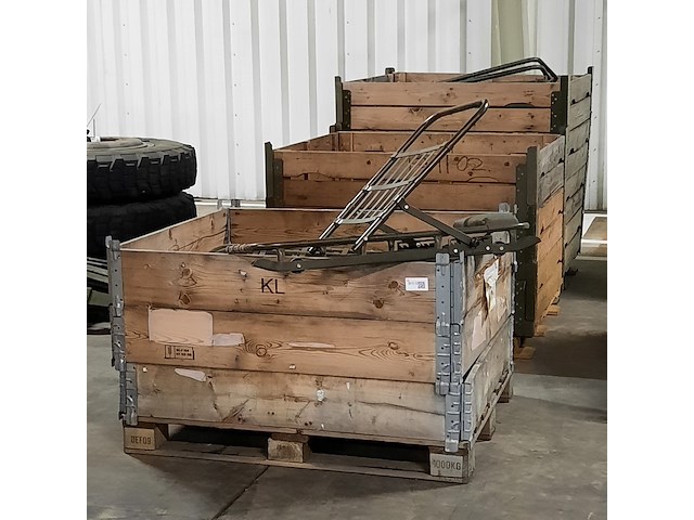 Partij monteurskarren en relingen - afbeelding 1 van  6