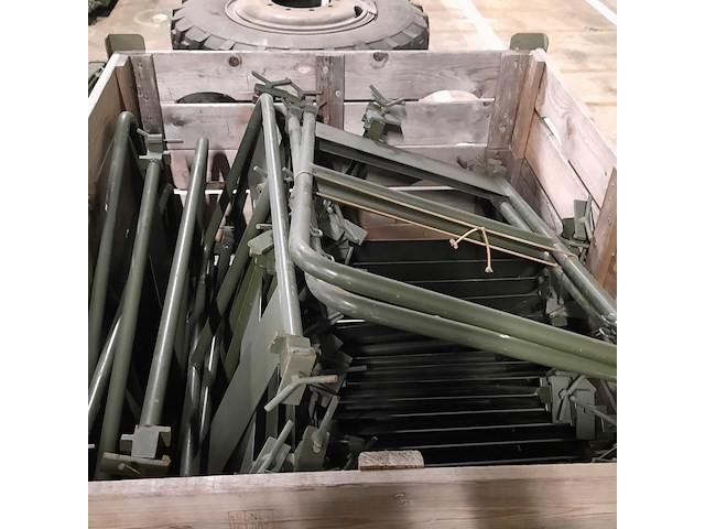 Partij monteurskarren en relingen - afbeelding 6 van  6