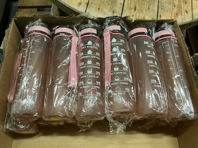 Partij motiverende drinkflessen (57x) - afbeelding 1 van  3