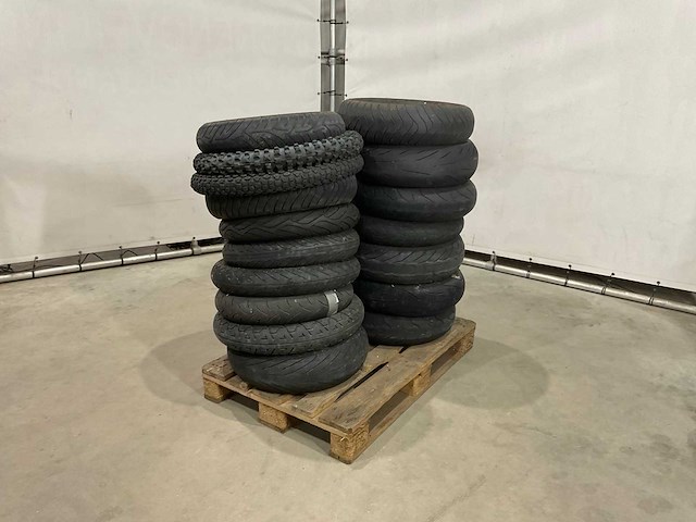 Partij motor banden - afbeelding 1 van  10