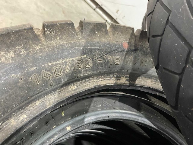 Partij motor banden - afbeelding 8 van  11