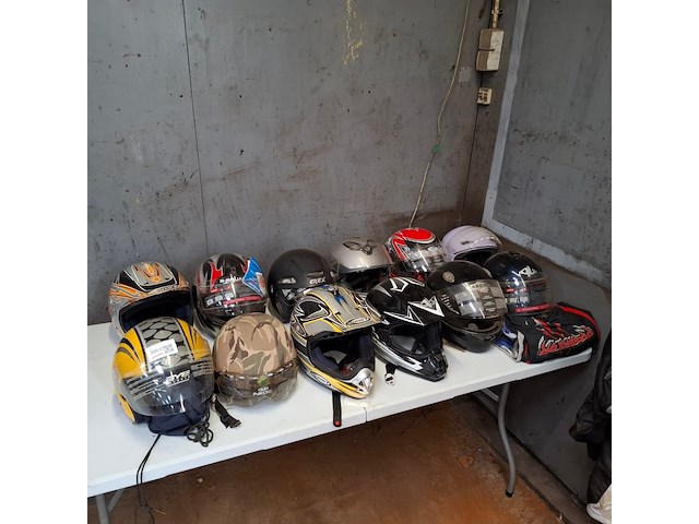 Partij motor helmen - afbeelding 2 van  9