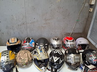 Partij motor helmen - afbeelding 9 van  9