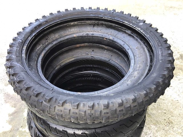 Partij motorbanden - afbeelding 13 van  13