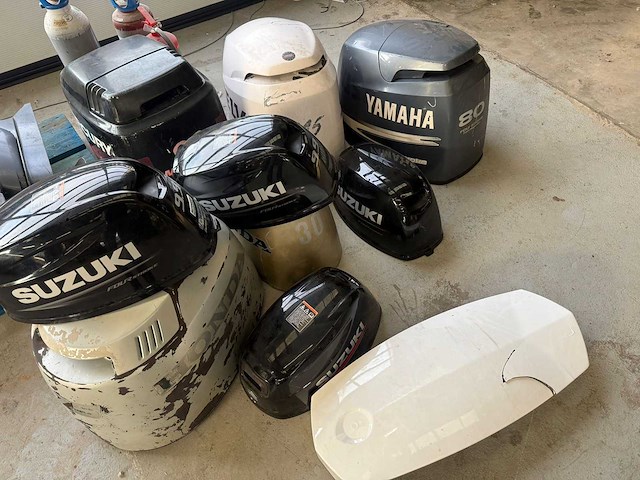 Partij motorkappen - buitenboordmotor - afbeelding 2 van  2