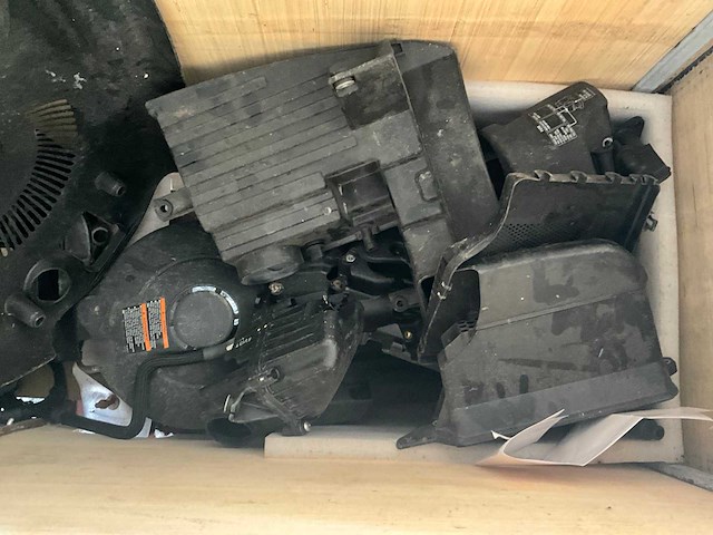 Partij motorkappen - buitenboordmotor - afbeelding 4 van  6