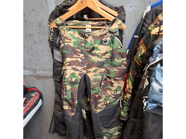 Partij motorkleding - afbeelding 8 van  9