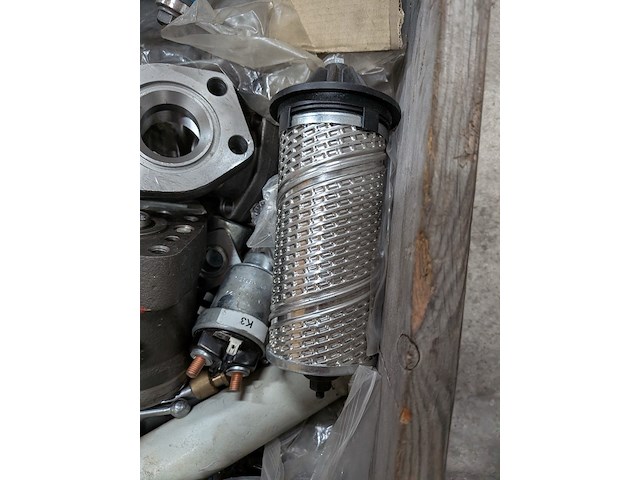 Partij motoronderdelen - afbeelding 9 van  20