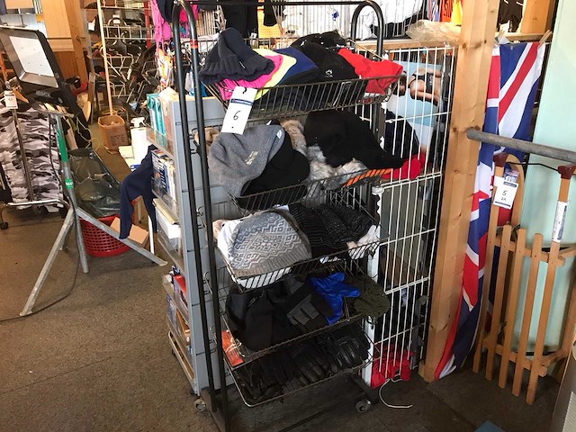 Partij mutsen en handschoenen - afbeelding 1 van  5