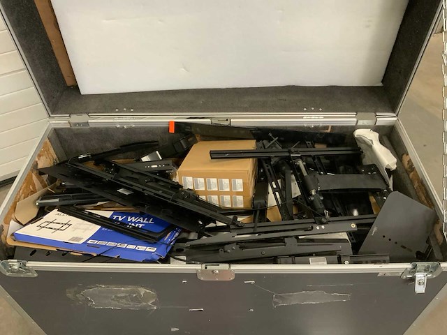 Partij muurbeugels in flightcase - afbeelding 2 van  8