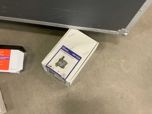 Partij muurbeugels in flightcase - afbeelding 5 van  8
