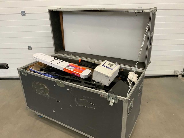Partij muurbeugels in flightcase - afbeelding 7 van  8