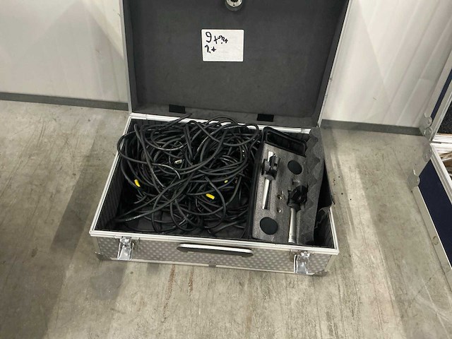 Partij muziekapparatuur - afbeelding 6 van  9