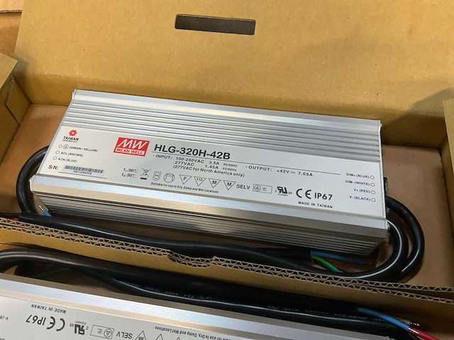 Partij mw hlg-320h-42b 2x, rsp-2400-48 led driver - afbeelding 2 van  6