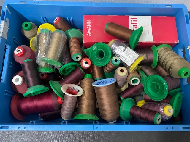 Partij naaigaren - afbeelding 3 van  3