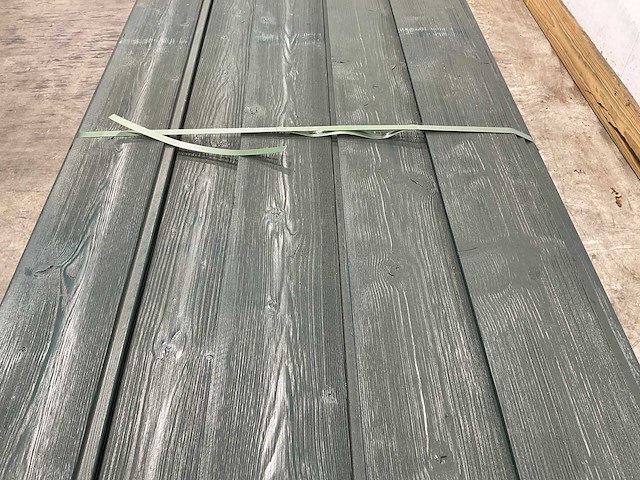 Partij naaldhout thermo rabat halfhouts groen - 360-540x18,5x1,9 cm - afbeelding 2 van  4