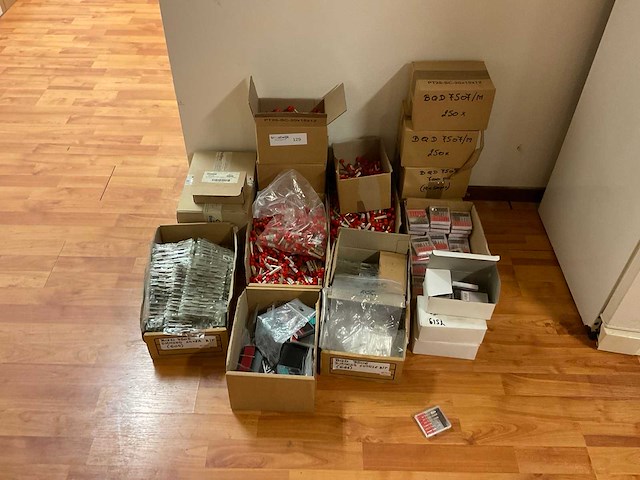 Partij nagel gereedschap - afbeelding 1 van  8